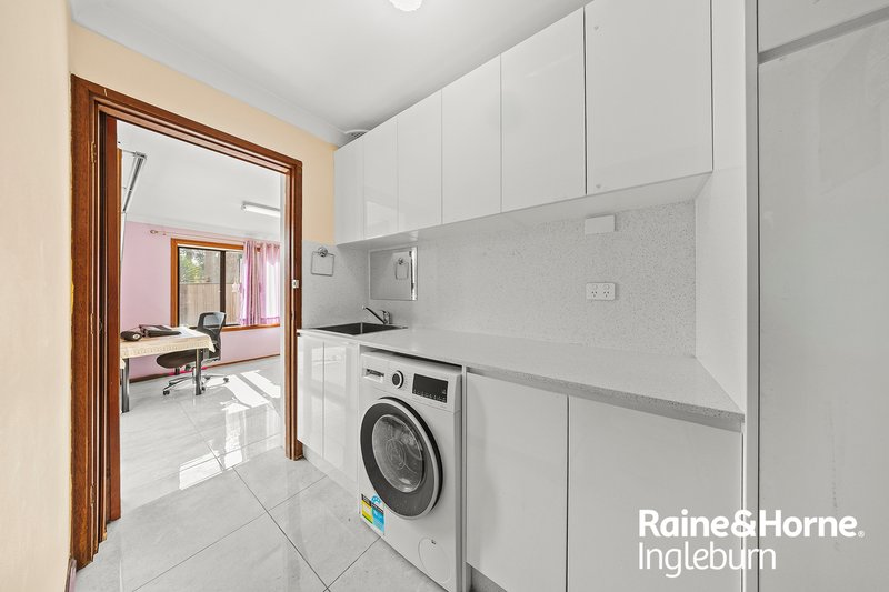 Photo - 37 Naylor Place, Ingleburn NSW 2565 - Image 8