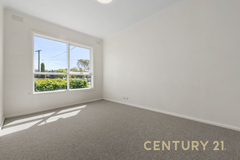 Photo - 37 Nullawil Street, Springvale VIC 3171 - Image 9