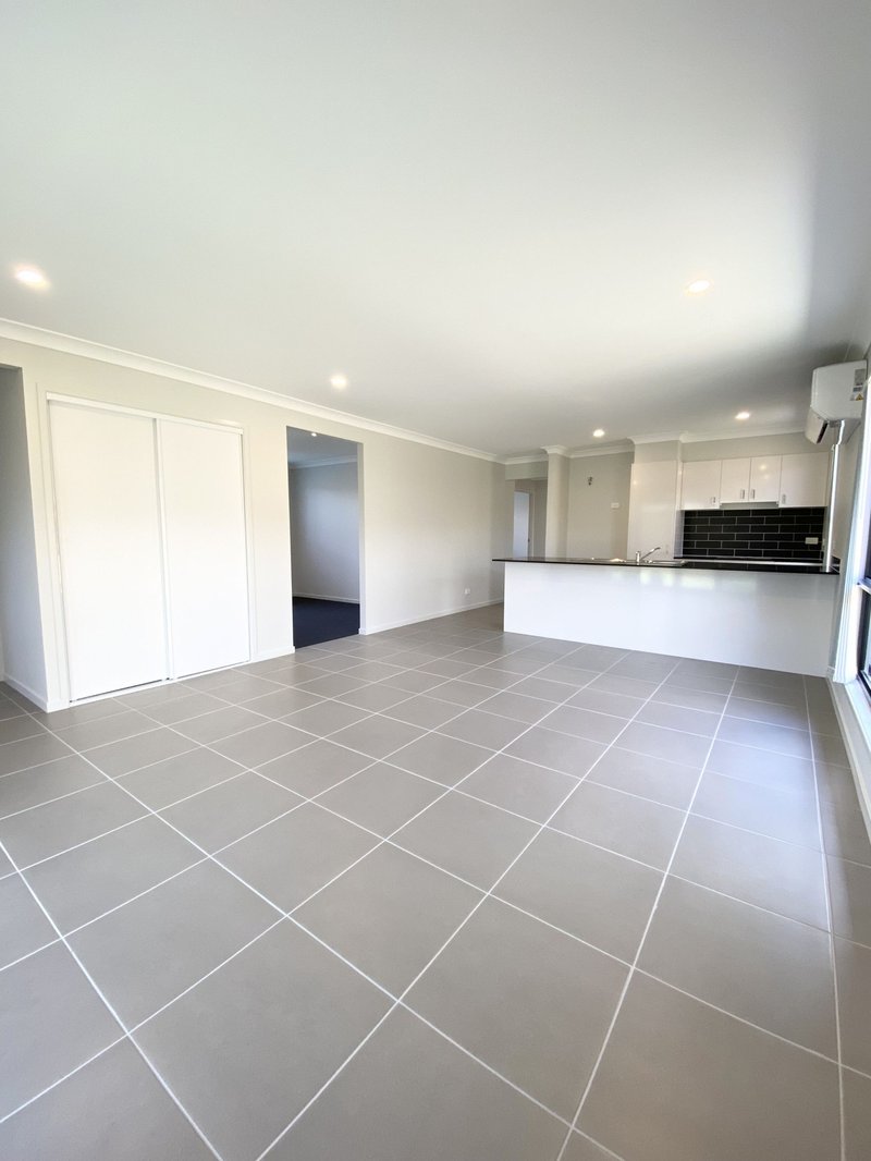 Photo - 37 Oakbank Circuit, Burpengary East QLD 4505 - Image 3