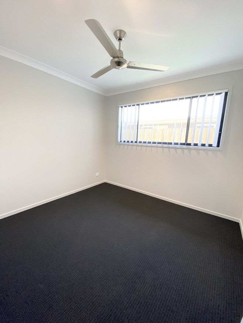 Photo - 37 Oakbank Circuit, Burpengary East QLD 4505 - Image 14