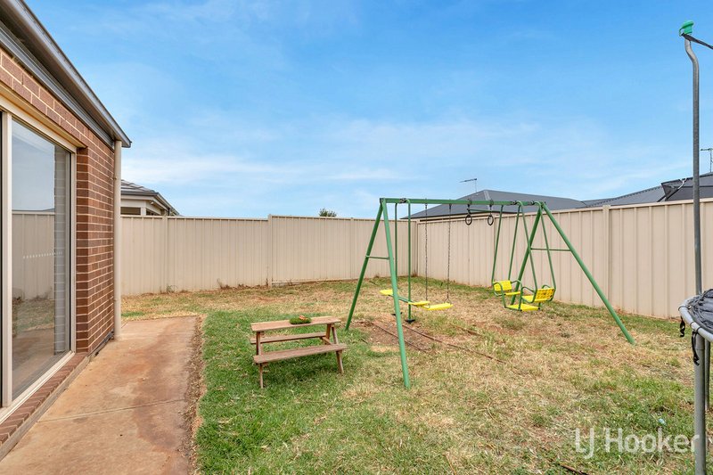 Photo - 37 Olympic Way, Munno Para West SA 5115 - Image 20