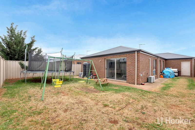 Photo - 37 Olympic Way, Munno Para West SA 5115 - Image 21