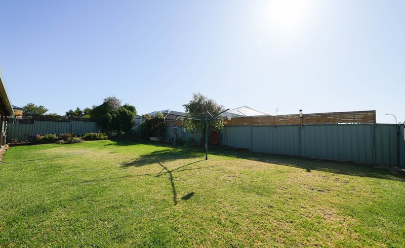 Photo - 37 Park Street, Parkes NSW 2870 - Image 14