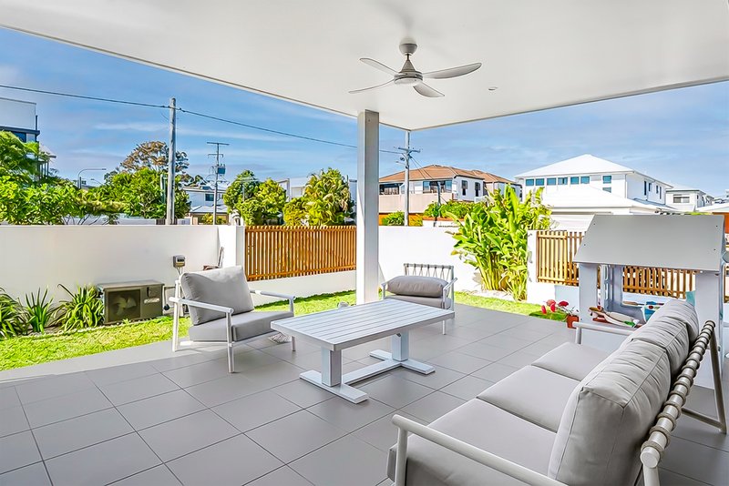 Photo - 37 Parr Street, Biggera Waters QLD 4216 - Image 10