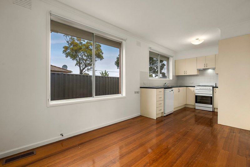 Photo - 37 Patterson Avenue, Keilor VIC 3036 - Image 5