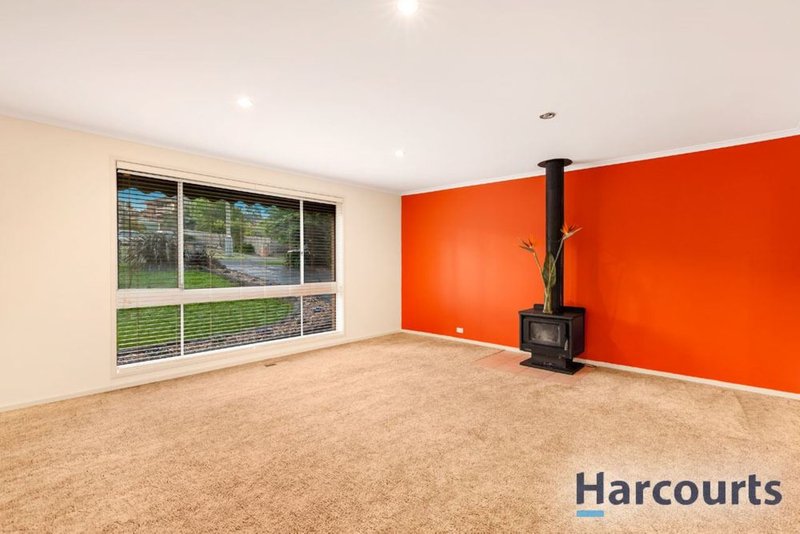 Photo - 37 Pentlowe Road, Wantirna South VIC 3152 - Image 4