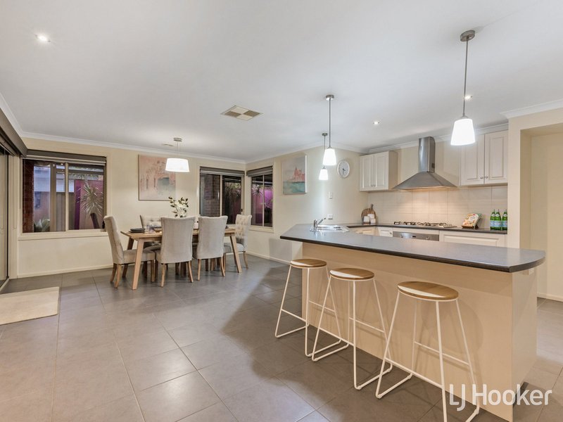 Photo - 37 Peppertree Drive, Point Cook VIC 3030 - Image 7