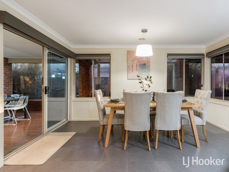 Photo - 37 Peppertree Drive, Point Cook VIC 3030 - Image 8