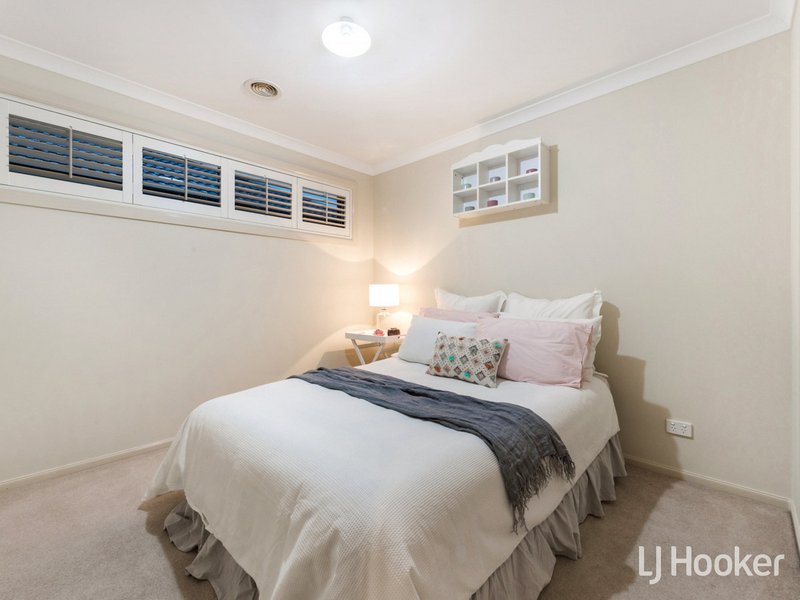 Photo - 37 Peppertree Drive, Point Cook VIC 3030 - Image 11