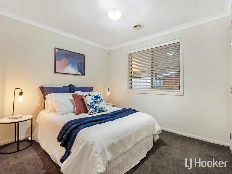 Photo - 37 Peppertree Drive, Point Cook VIC 3030 - Image 12