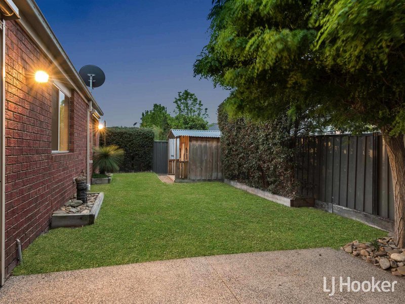 Photo - 37 Peppertree Drive, Point Cook VIC 3030 - Image 18