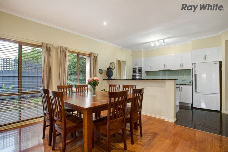 Photo - 37 Perceval Crescent, Taylors Lakes VIC 3038 - Image 5