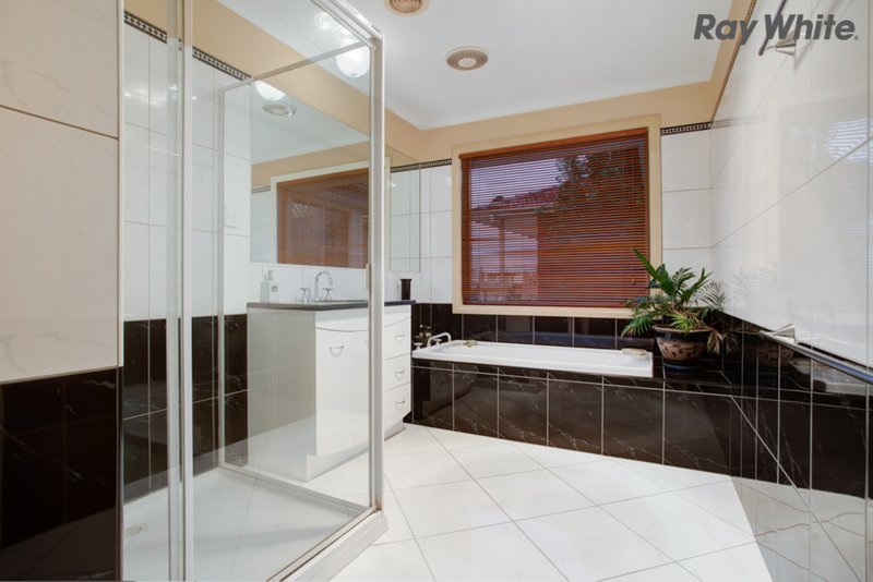 Photo - 37 Perceval Crescent, Taylors Lakes VIC 3038 - Image 8