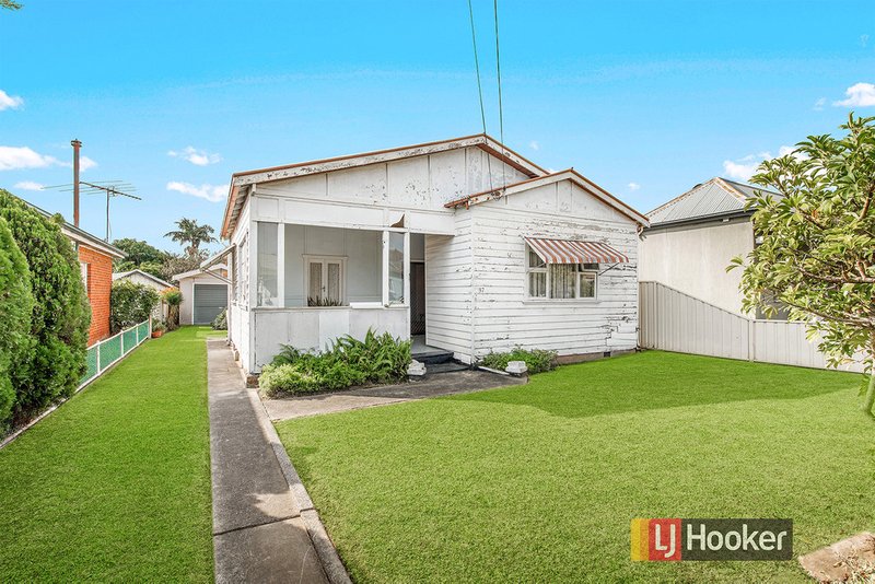 37 Pine Rd , Auburn NSW 2144