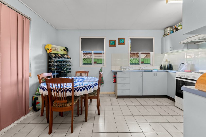 Photo - 37 Pine Street, Runcorn QLD 4113 - Image 11