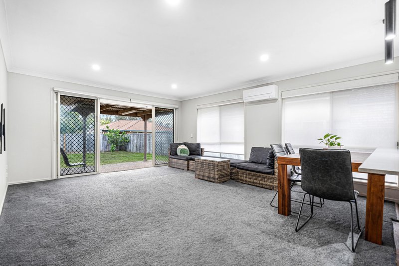 Photo - 37 Pinewood Street, Wynnum West QLD 4178 - Image 3