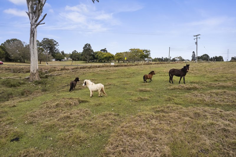 Photo - 37 Power Rd , Southside QLD 4570 - Image 9