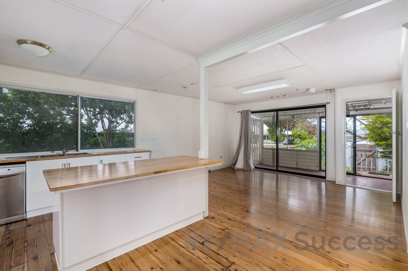 Photo - 37 Prosser Street, Rockville QLD 4350 - Image 2