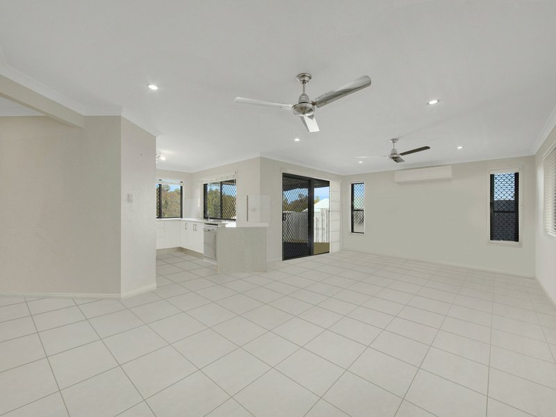 Photo - 37 Pryde Street, Tannum Sands QLD 4680 - Image 4