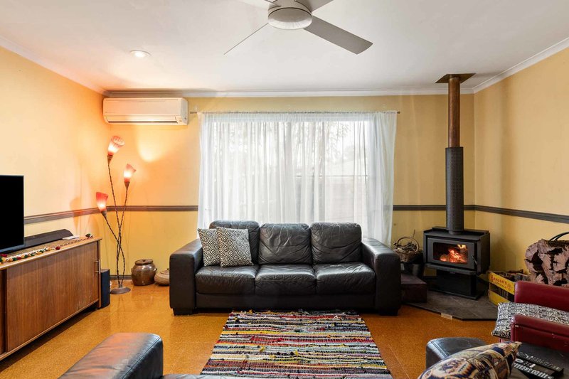 Photo - 37 Railway Terrace, Crows Nest QLD 4355 - Image 4