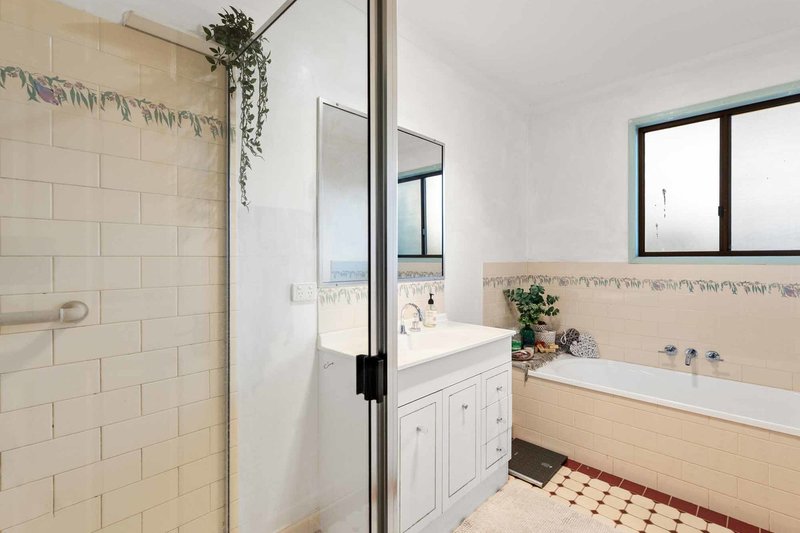 Photo - 37 Railway Terrace, Crows Nest QLD 4355 - Image 11