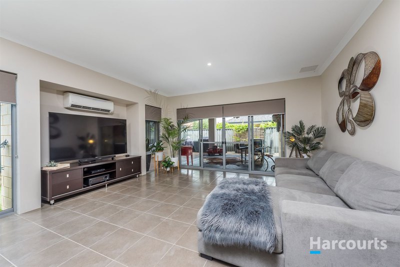 Photo - 37 Rainsby Crescent, Aveley WA 6069 - Image 12