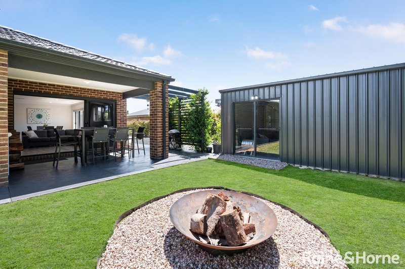 Photo - 37 Rangeview Drive, Riddells Creek VIC 3431 - Image 2