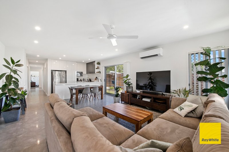 Photo - 37 Ravenbourne Circuit, Capalaba QLD 4157 - Image 1