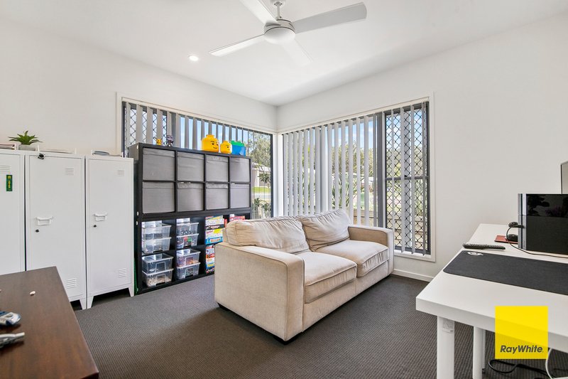 Photo - 37 Ravenbourne Circuit, Capalaba QLD 4157 - Image 6