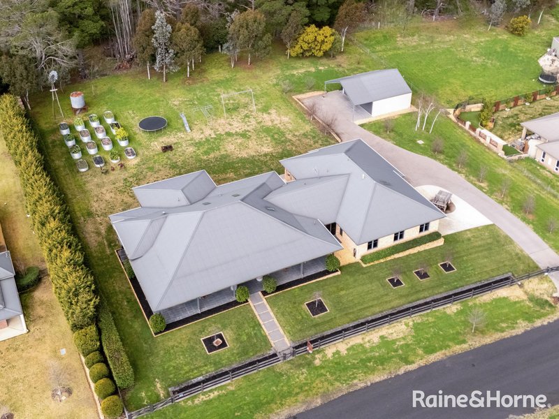 Photo - 37 Ridgeview Close, White Rock NSW 2795 - Image 3