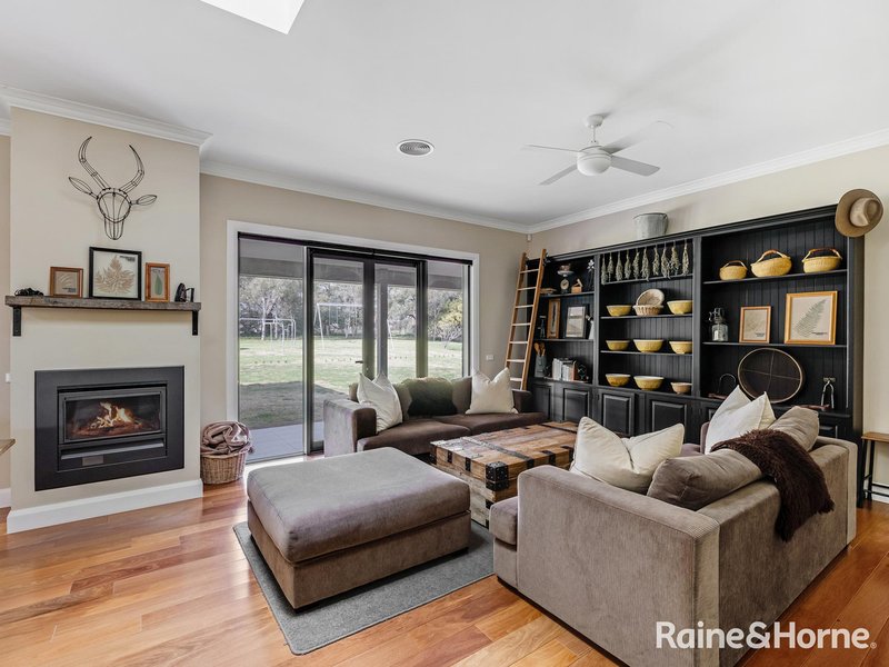 Photo - 37 Ridgeview Close, White Rock NSW 2795 - Image 4