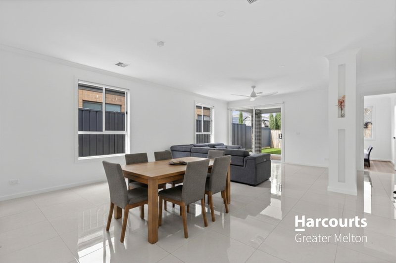 Photo - 37 Riversdale Boulevard, Weir Views VIC 3338 - Image 3