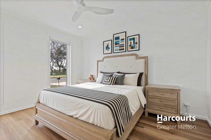 Photo - 37 Riversdale Boulevard, Weir Views VIC 3338 - Image 6