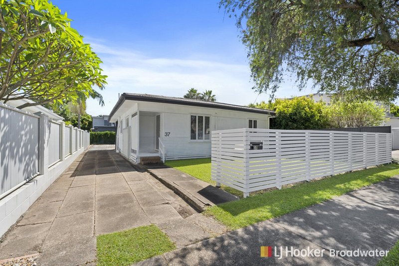 37 Robert Street, Labrador QLD 4215