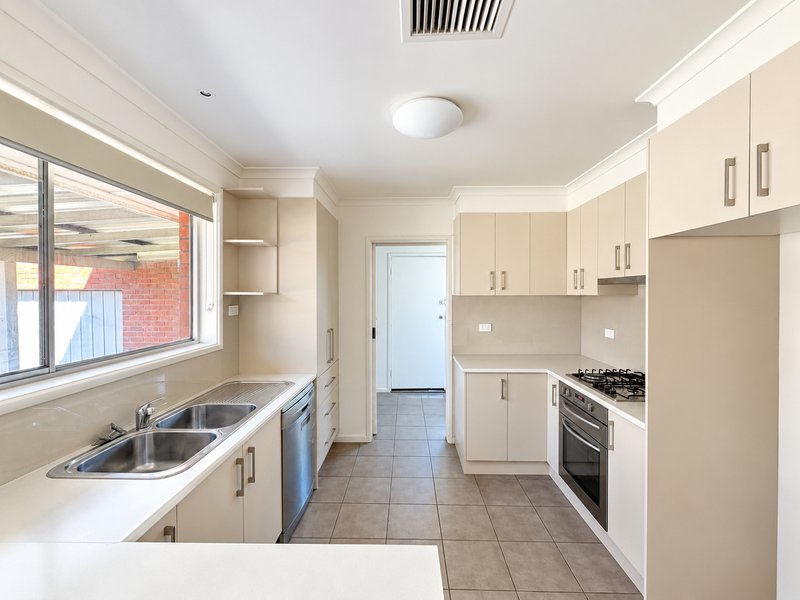 Photo - 37 Roberts Avenue, Mulgrave VIC 3170 - Image 3