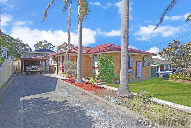 37 Rolfe Avenue, Kanwal NSW 2259