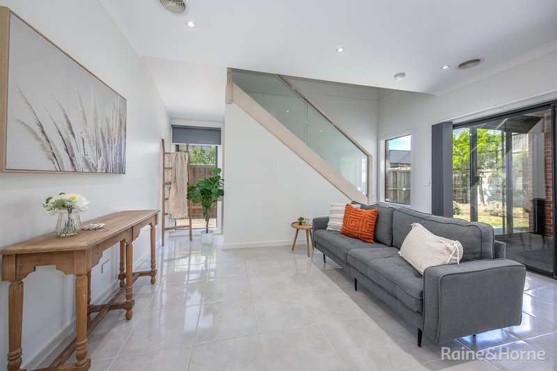 Photo - 37 Rosenthal Boulevard, Sunbury VIC 3429 - Image 10