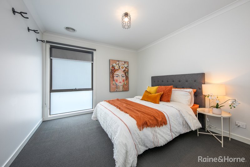 Photo - 37 Rosenthal Boulevard, Sunbury VIC 3429 - Image 14