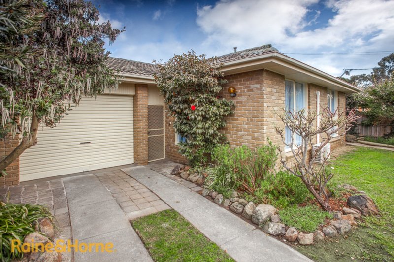 Photo - 37 Ruthven Street, Sunbury VIC 3429 - Image 2