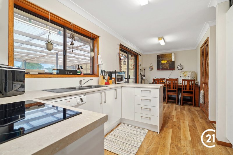 Photo - 37 Sabrina Avenue, Bateau Bay NSW 2261 - Image 4