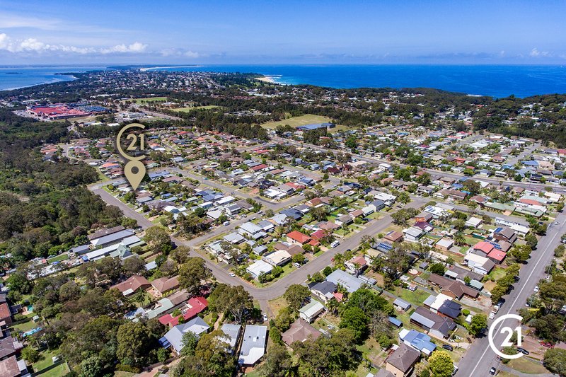 Photo - 37 Sabrina Avenue, Bateau Bay NSW 2261 - Image 13