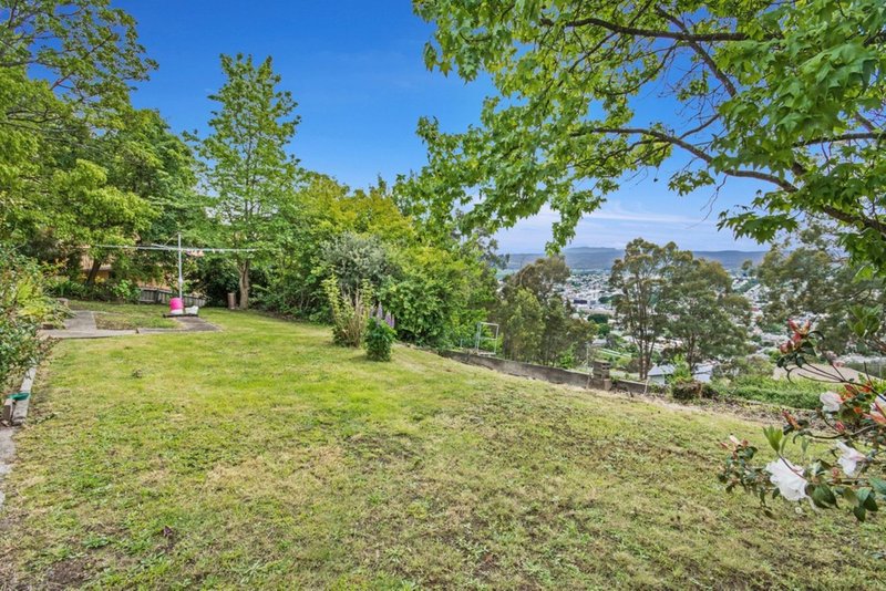 Photo - 37 Salisbury Crescent, West Launceston TAS 7250 - Image 8