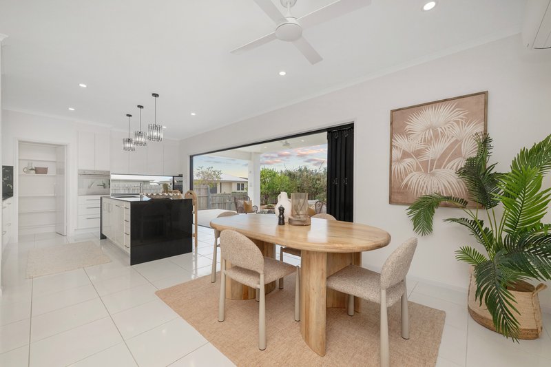Photo - 37 Sanctum Boulevard, Mount Low QLD 4818 - Image 4