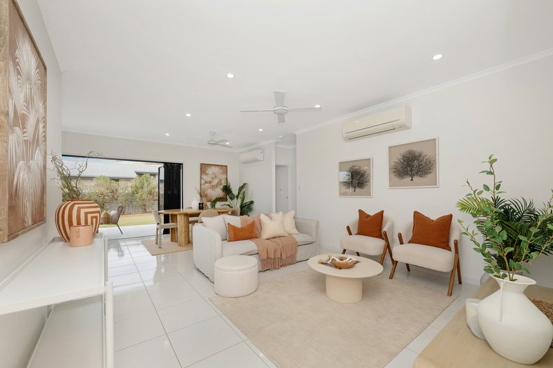Photo - 37 Sanctum Boulevard, Mount Low QLD 4818 - Image 6