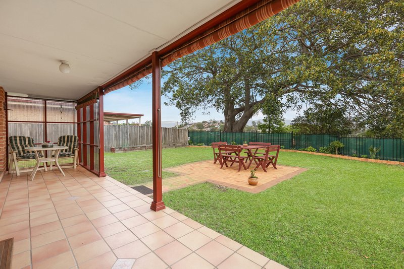 Photo - 37 Sanderson Rd , Kanahooka NSW 2530 - Image 2