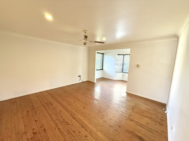 Photo - 37 Scenic Drive, Budgewoi NSW 2262 - Image 3