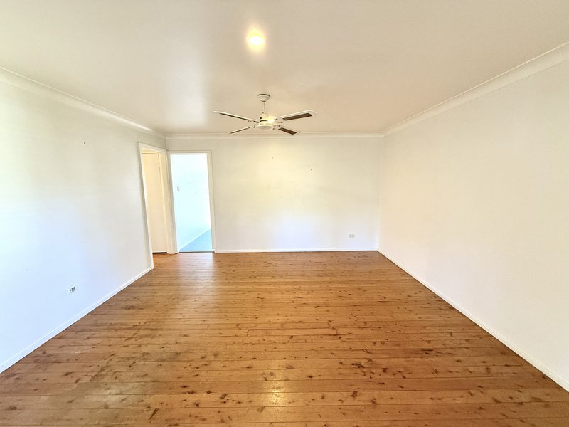 Photo - 37 Scenic Drive, Budgewoi NSW 2262 - Image 4