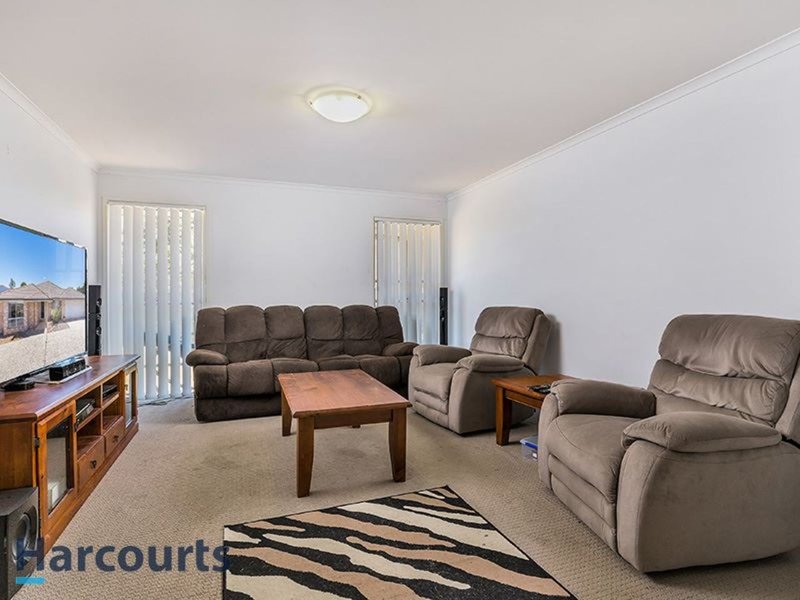 Photo - 37 Schipper Ct , Caboolture QLD 4510 - Image 5