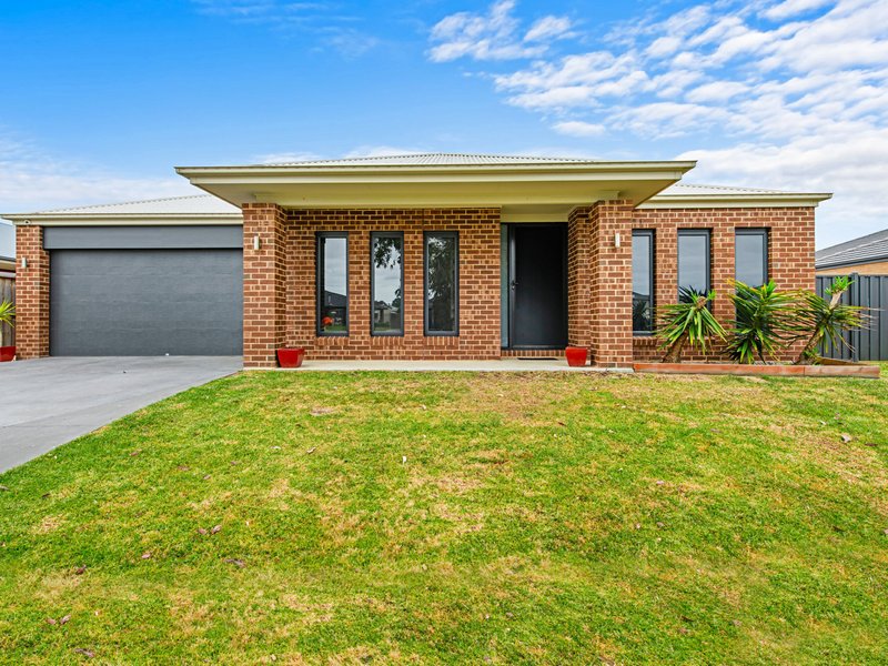 37 Shannon Boulevard, Bairnsdale VIC 3875