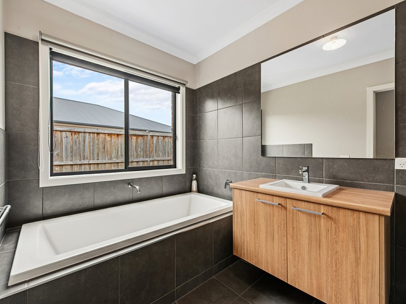 Photo - 37 Shannon Boulevard, Bairnsdale VIC 3875 - Image 17